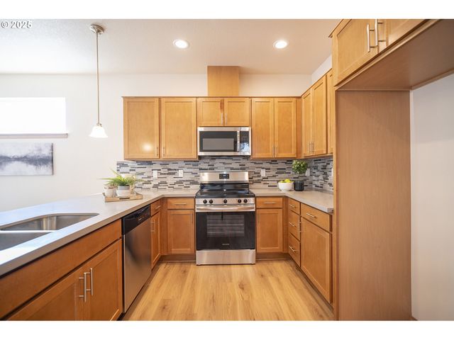 6050 Se 136th Ave, Portland, OR 97236