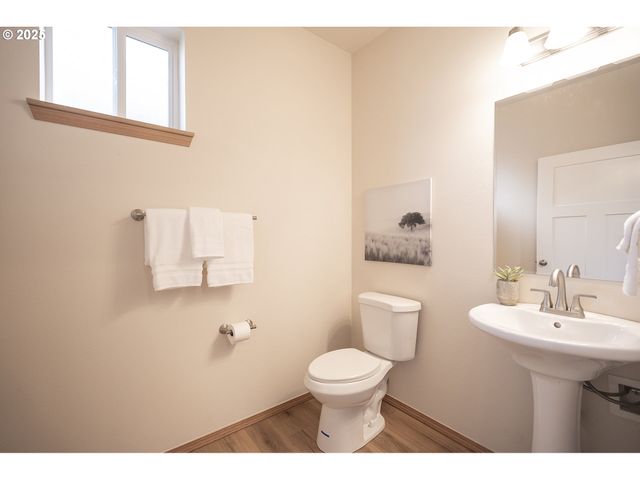 6050 Se 136th Ave, Portland, OR 97236