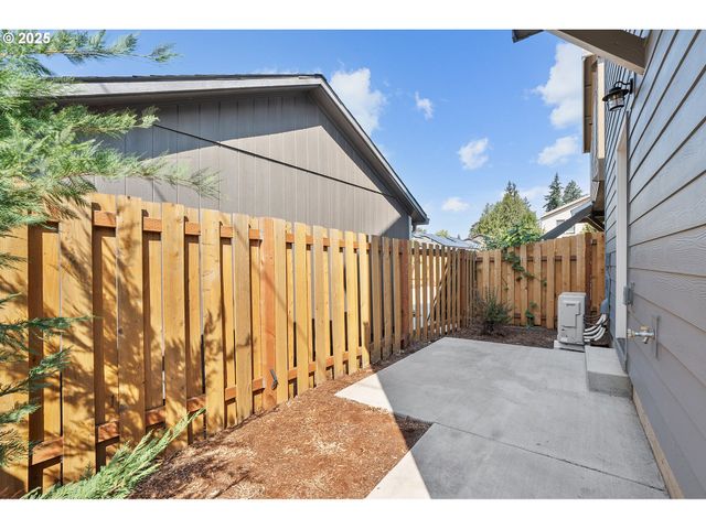 6050 Se 136th Ave, Portland, OR 97236