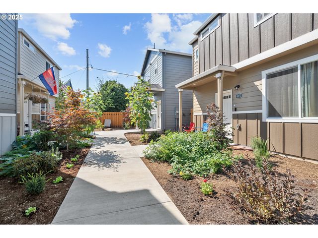 6050 Se 136th Ave, Portland, OR 97236
