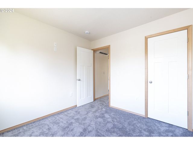 6050 Se 136th Ave, Portland, OR 97236