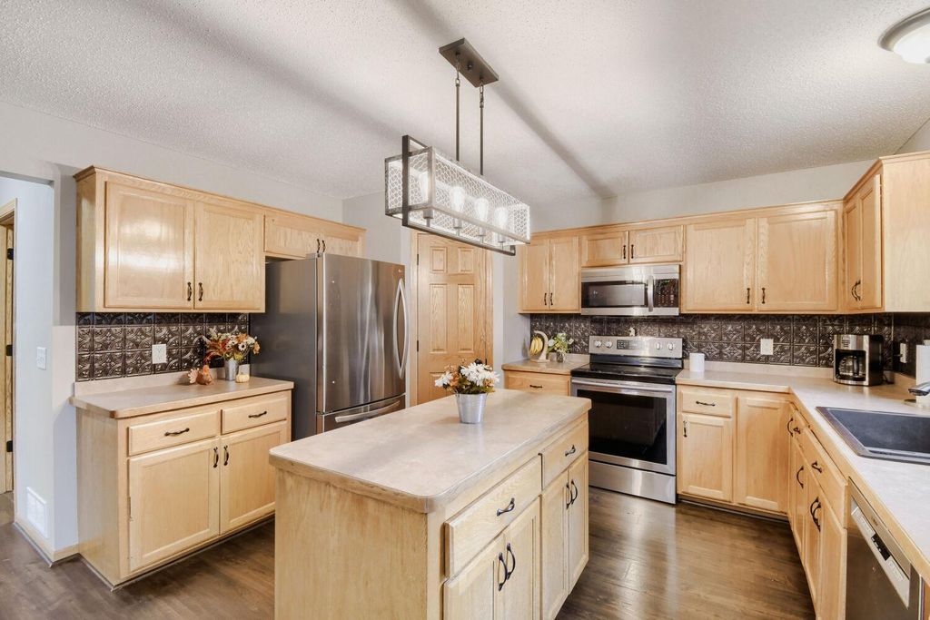 752 Melville Circle, Hastings, MN 55033 — photo 2