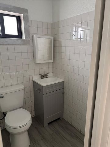 8240 NW 181st Street 2, Hialeah, FL 33015