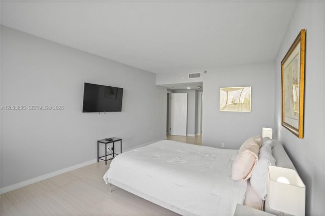 20281 E Country Club Dr 1603, Aventura, FL 33180