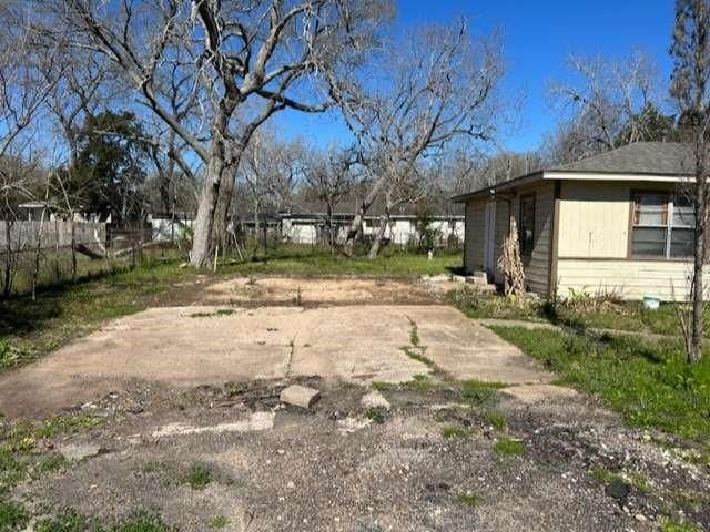 1156 2nd Street, Clute, TX 77531