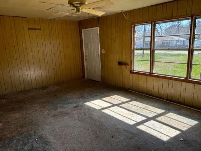 1156 2nd Street, Clute, TX 77531