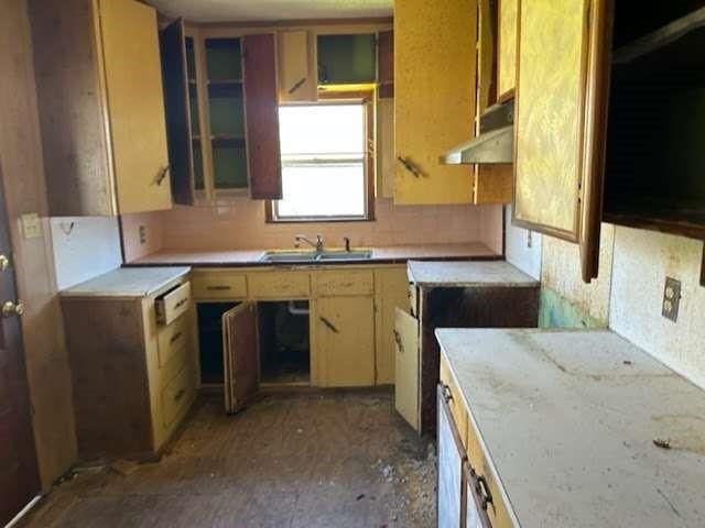 1156 2nd Street, Clute, TX 77531
