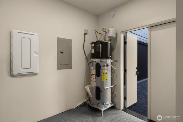 14033 Densmore Avenue N, Seattle, WA 98133