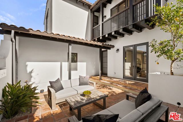 530 N Alta Vista Boulevard, Los Angeles, CA 90036