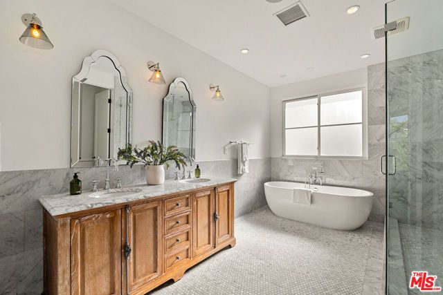 530 N Alta Vista Boulevard, Los Angeles, CA 90036