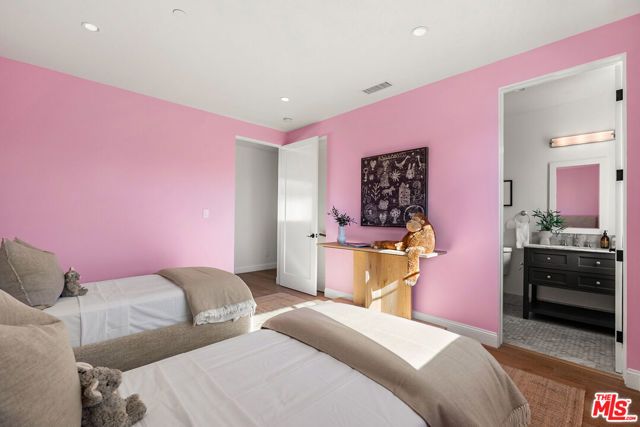 530 N Alta Vista Boulevard, Los Angeles, CA 90036