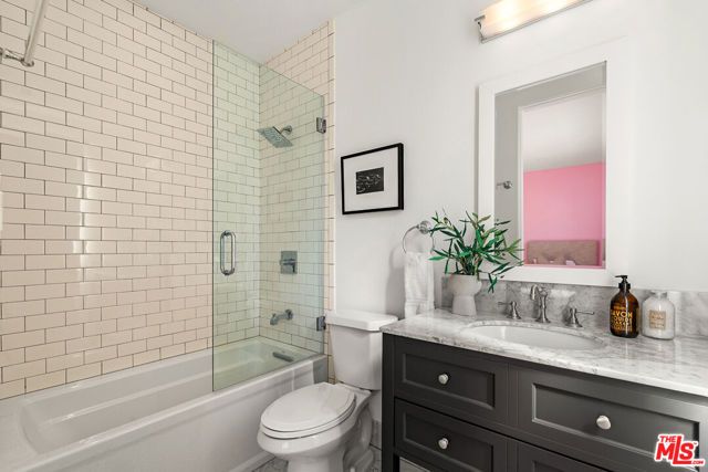 530 N Alta Vista Boulevard, Los Angeles, CA 90036