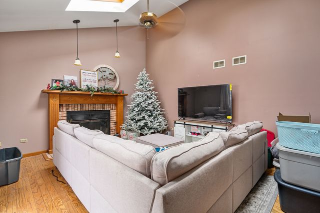 621 Huntley Terrace, Crete, IL 60417