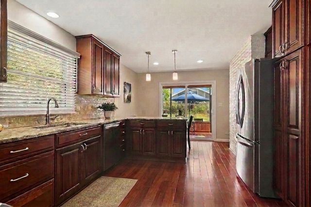 1012 W Mallard Drive, Palatine, IL 60067