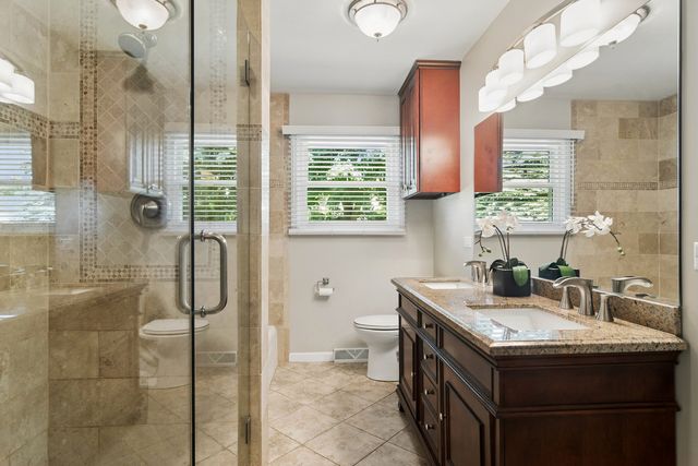 1012 W Mallard Drive, Palatine, IL 60067