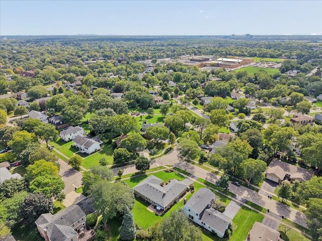1012 W Mallard Drive, Palatine, IL 60067