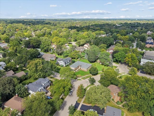1012 W Mallard Drive, Palatine, IL 60067