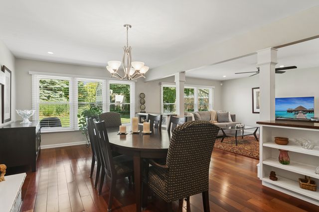 1012 W Mallard Drive, Palatine, IL 60067