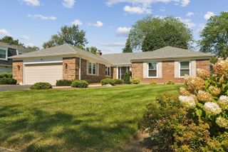1012 W Mallard Drive, Palatine, IL 60067