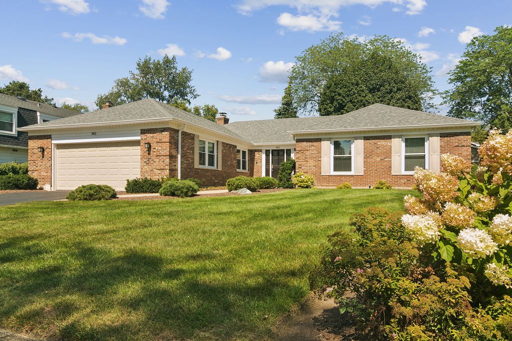 1012 W Mallard Drive, Palatine, IL 60067