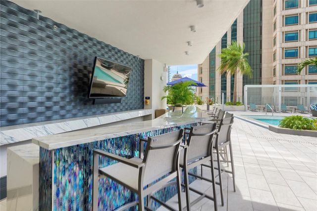 275 1ST AVENUE S 1708, St Petersburg, FL 33701