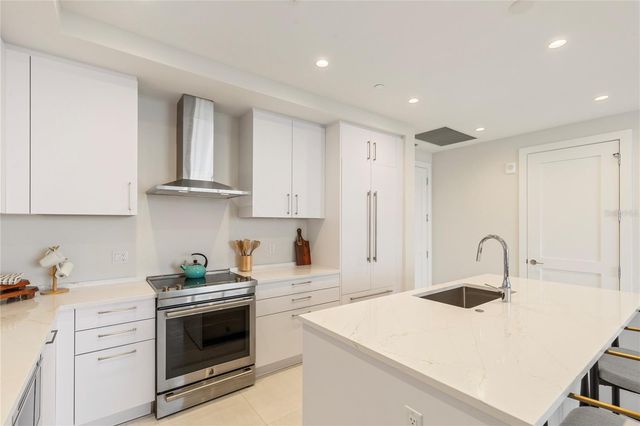 275 1ST AVENUE S 1708, St Petersburg, FL 33701