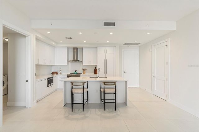 275 1ST AVENUE S 1708, St Petersburg, FL 33701