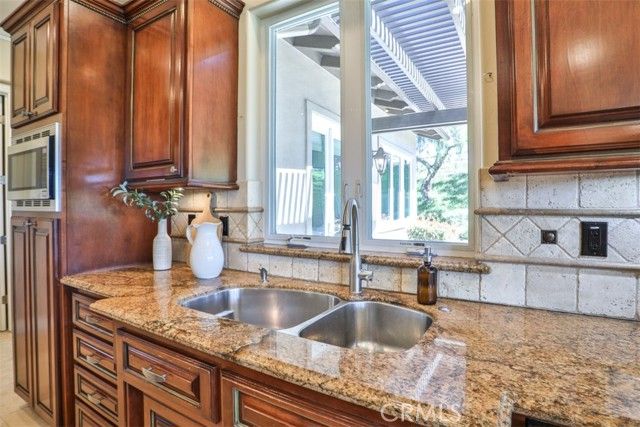 39520 Colleen Way, Temecula, CA 92592