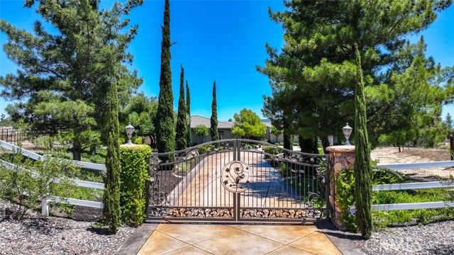 39520 Colleen Way, Temecula, CA 92592