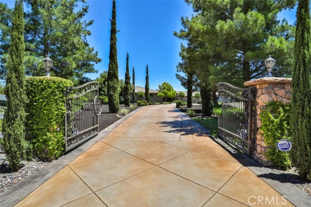 39520 Colleen Way, Temecula, CA 92592