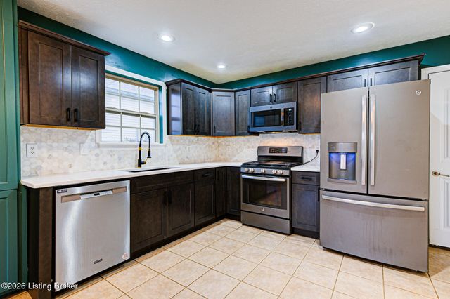 816 Hackney Ln, Shelbyville, KY 40065