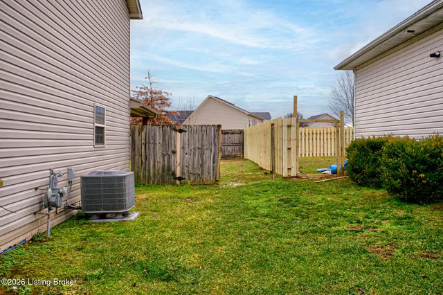 816 Hackney Ln, Shelbyville, KY 40065