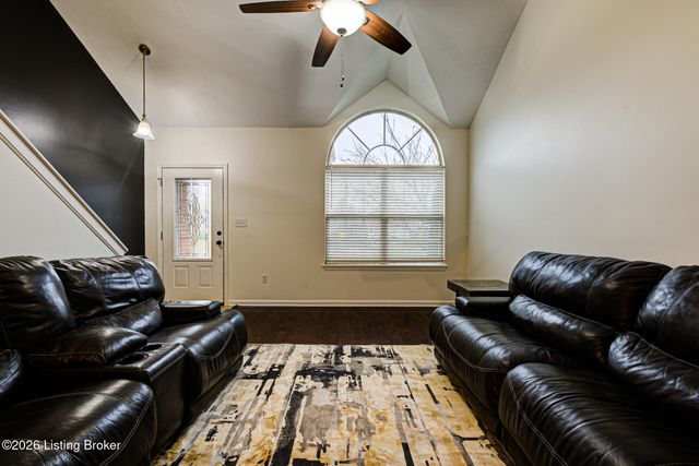 816 Hackney Ln, Shelbyville, KY 40065