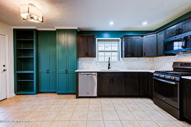 816 Hackney Ln, Shelbyville, KY 40065