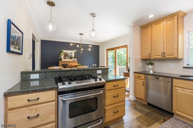 30 Bellaire Dr, Montclair Twp., NJ 07042