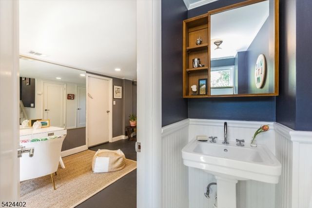 30 Bellaire Dr, Montclair Twp., NJ 07042