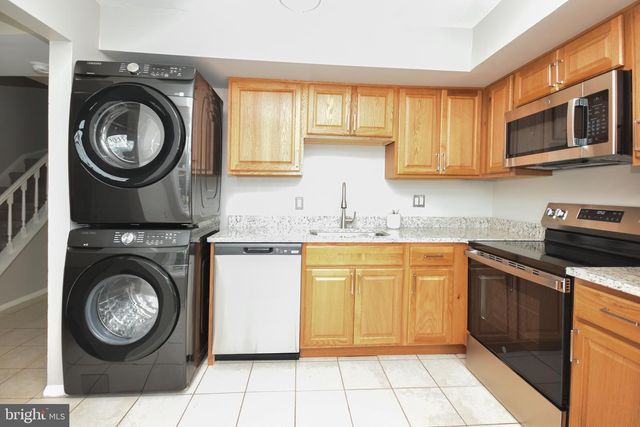 8853 TEAKWOOD CT, Manassas, VA 20109