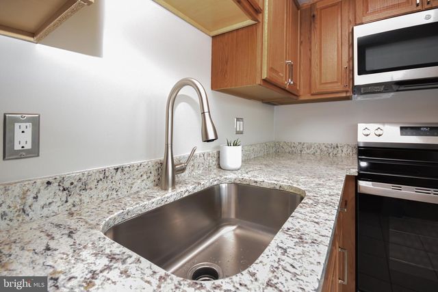 8853 TEAKWOOD CT, Manassas, VA 20109