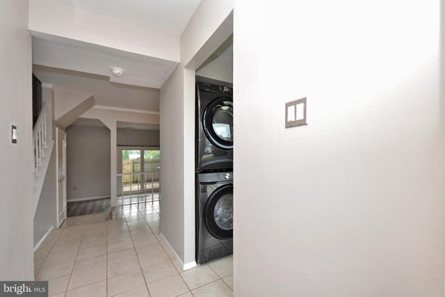 8853 TEAKWOOD CT, Manassas, VA 20109