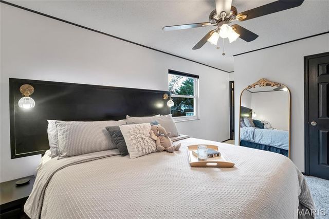 225 Vistaoak Court, Ballwin, MO 63021