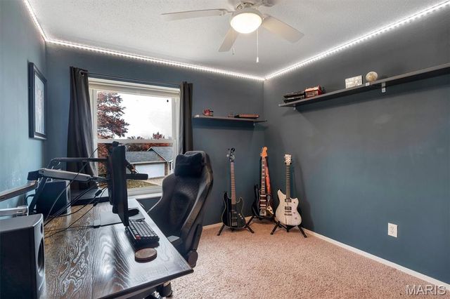 225 Vistaoak Court, Ballwin, MO 63021