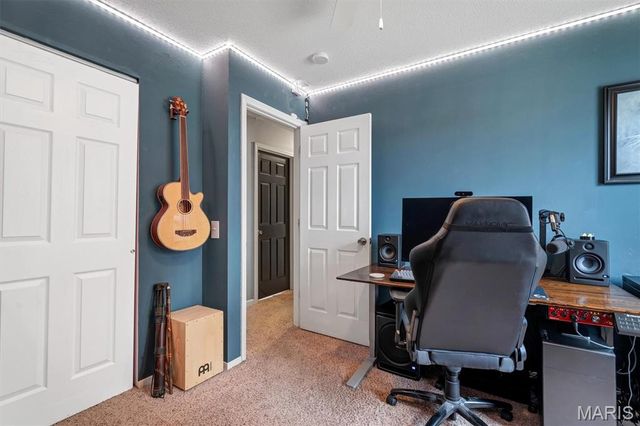 225 Vistaoak Court, Ballwin, MO 63021