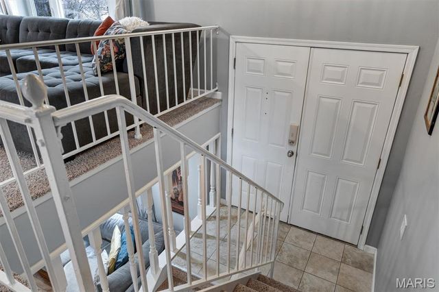 225 Vistaoak Court, Ballwin, MO 63021