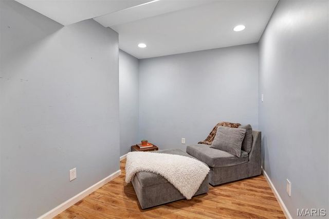 225 Vistaoak Court, Ballwin, MO 63021