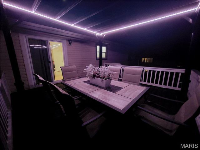 225 Vistaoak Court, Ballwin, MO 63021