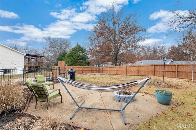 225 Vistaoak Court, Ballwin, MO 63021