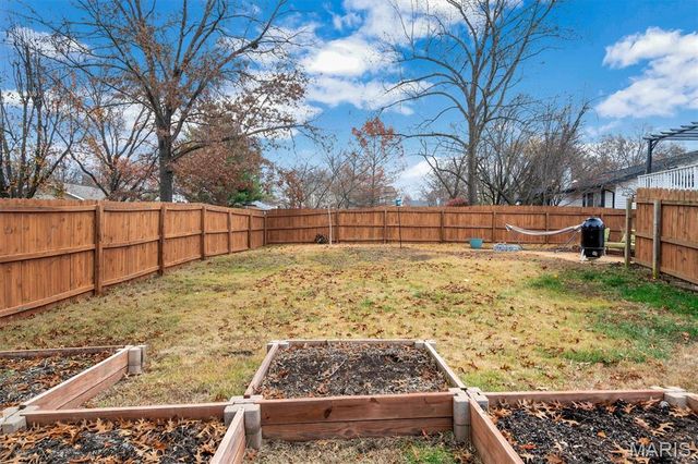 225 Vistaoak Court, Ballwin, MO 63021