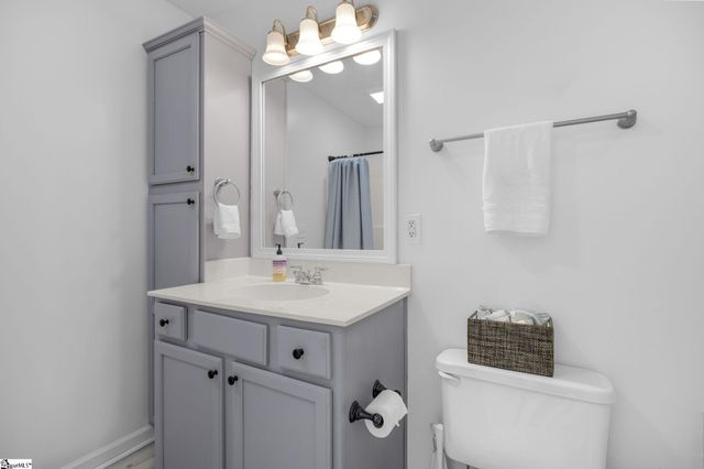 124 E King Road, Greer, SC 29651