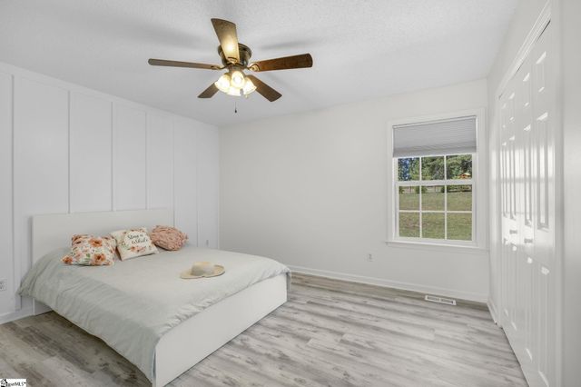 124 E King Road, Greer, SC 29651