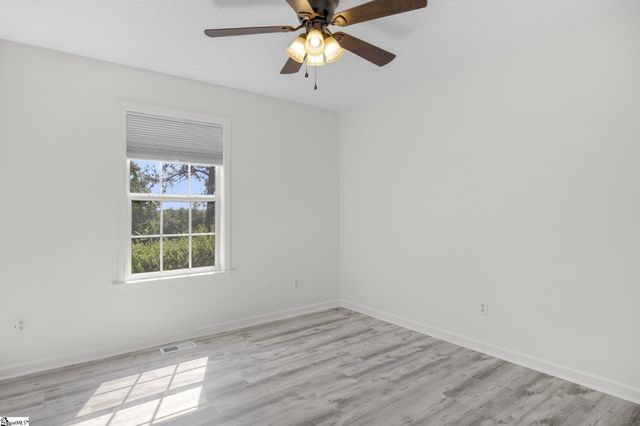 124 E King Road, Greer, SC 29651
